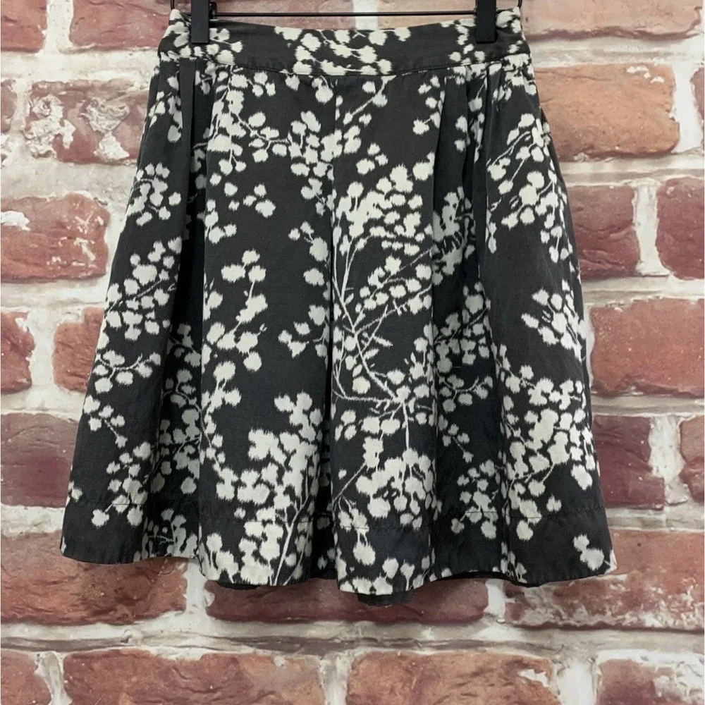 Anthropologie Moulinette Soeurs Skirt Women's 0 Gray Shadow Floral Zip Up